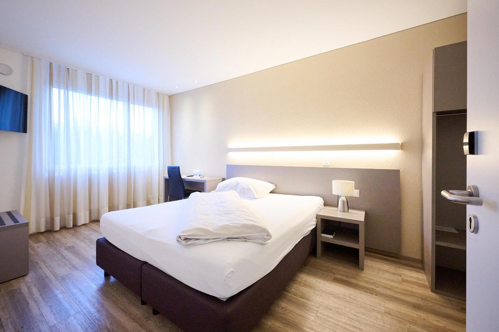 Hotel am Kreisel: Self-Service Check-In Hotel Lachen Exterior foto
