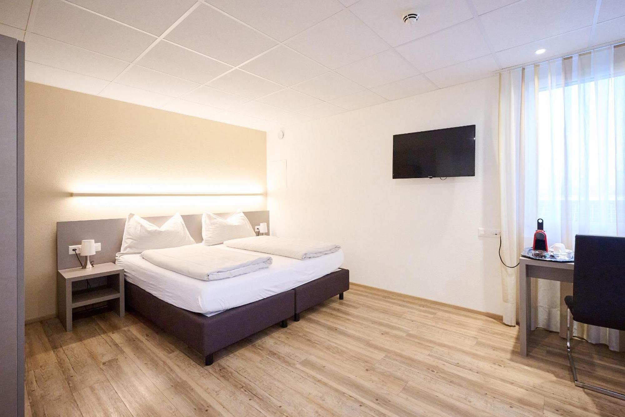 Hotel am Kreisel: Self-Service Check-In Hotel Lachen Exterior foto