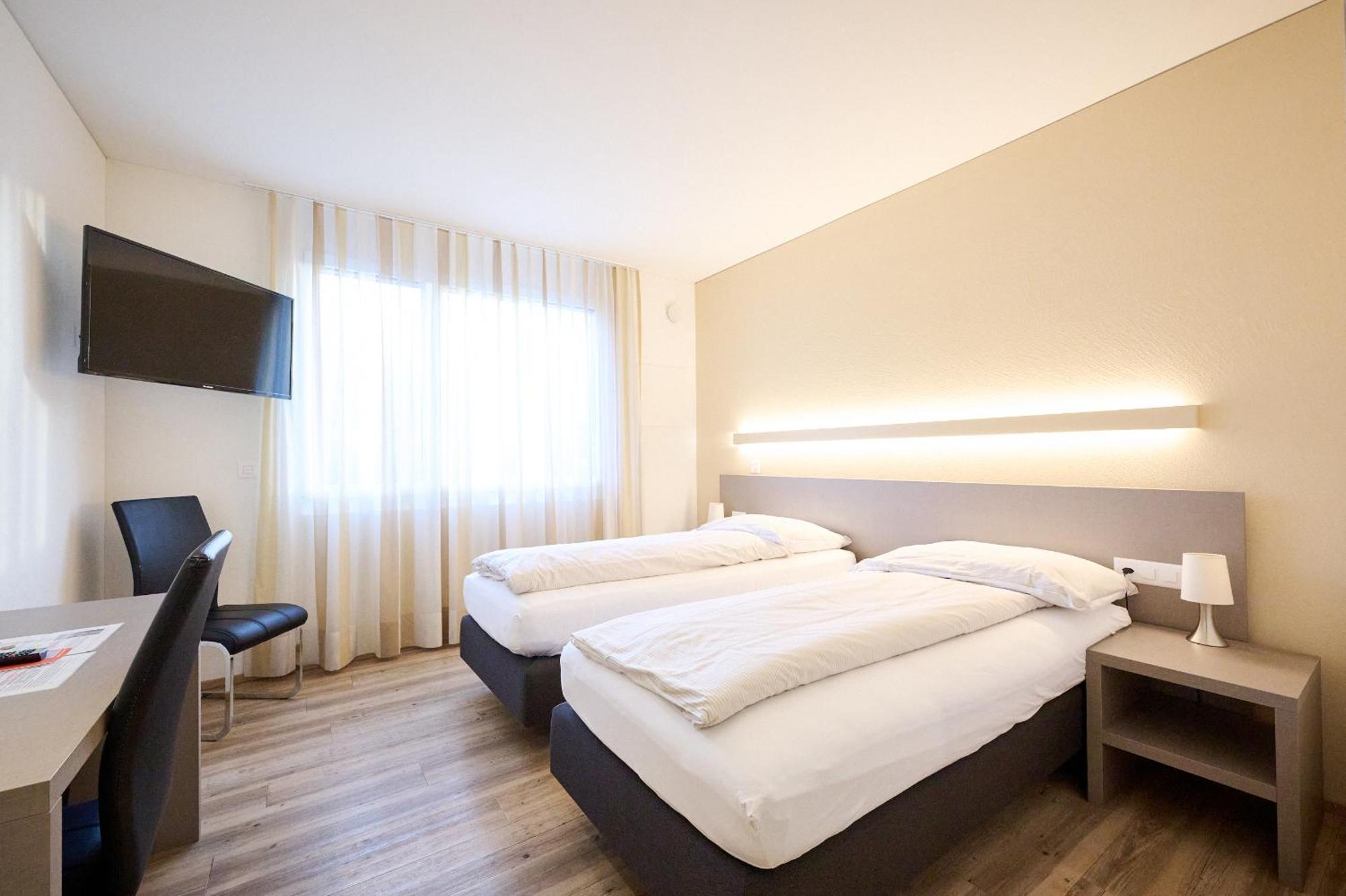 Hotel am Kreisel: Self-Service Check-In Hotel Lachen Exterior foto