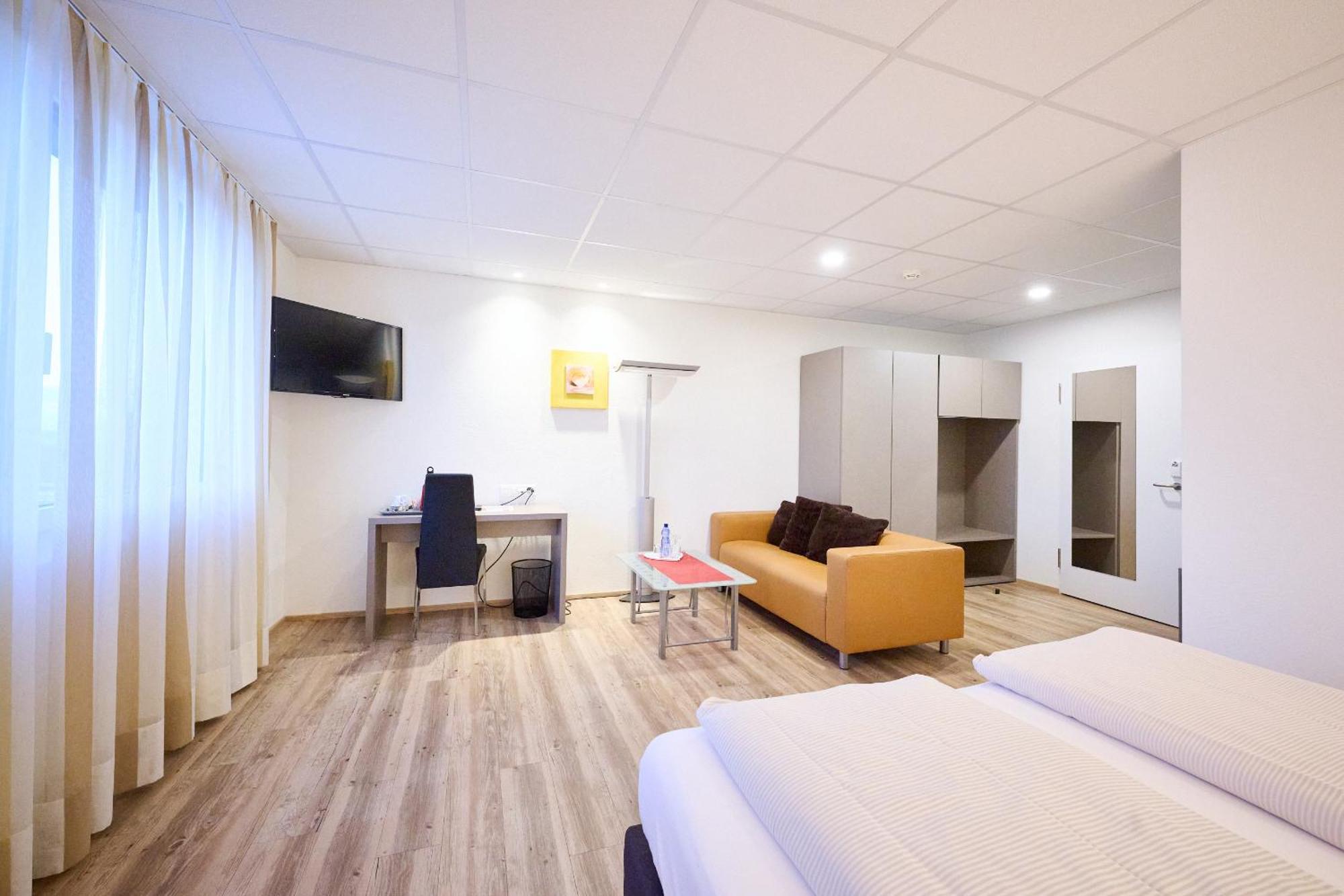 Hotel am Kreisel: Self-Service Check-In Hotel Lachen Exterior foto
